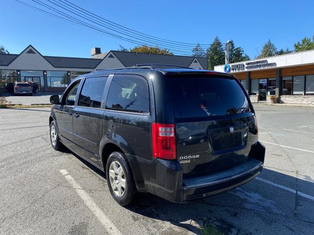 2010 Dodge  Grand Caravan SE image 7
