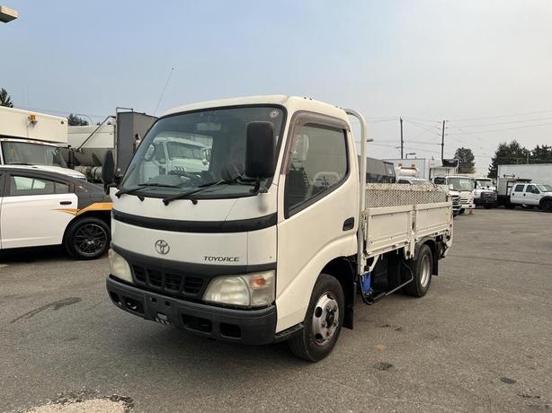 2005 Toyota Toyoace Right hand Drive Mini Truck with Power Tailgate. image 1