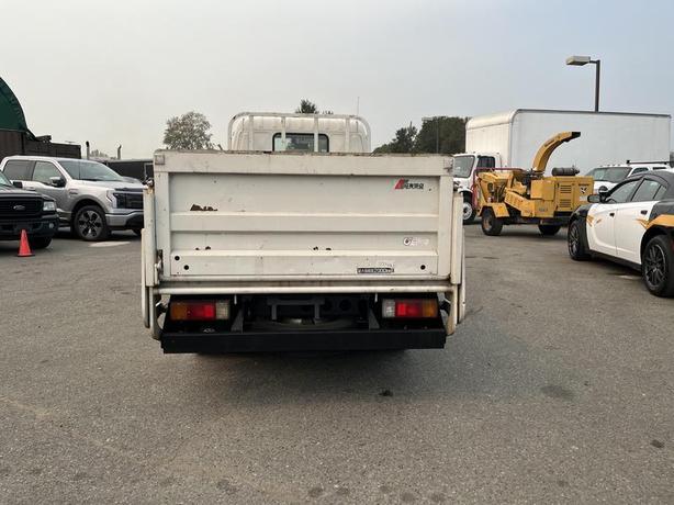 2005 Toyota Toyoace Right hand Drive Mini Truck with Power Tailgate. image 4