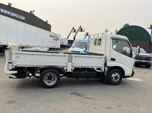 2005 Toyota Toyoace Right hand Drive Mini Truck with Power Tailgate. image 6