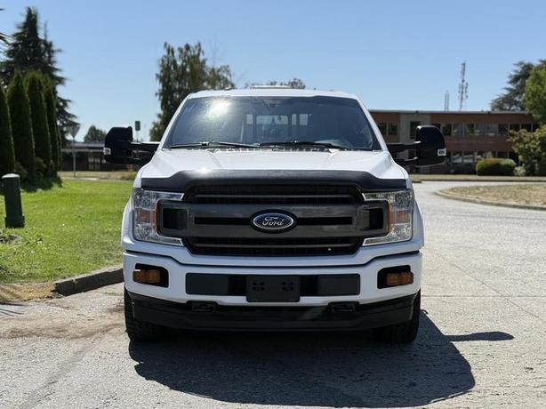 2018 Ford F-150 XLT SuperCrew 4x4 with Tonneau Cover & Headache Rack image 3
