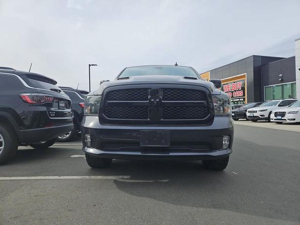 2021 RAM 1500 Classic Express 4x4 Crew Cab 5'7 Box | Cruise Control! image 2