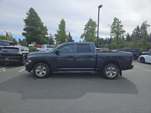 2021 RAM 1500 Classic Express 4x4 Crew Cab 5'7 Box | Cruise Control! image 3