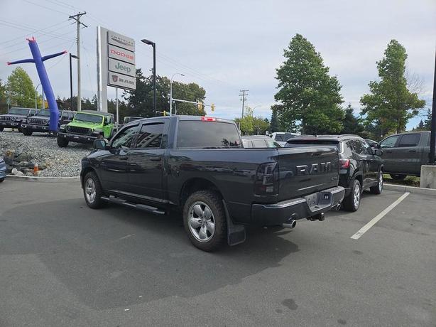 2021 RAM 1500 Classic Express 4x4 Crew Cab 5'7 Box | Cruise Control! image 4