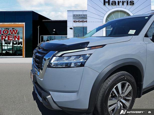 2023 Nissan Pathfinder SL | Remote Start | Power Liftgate! image 8