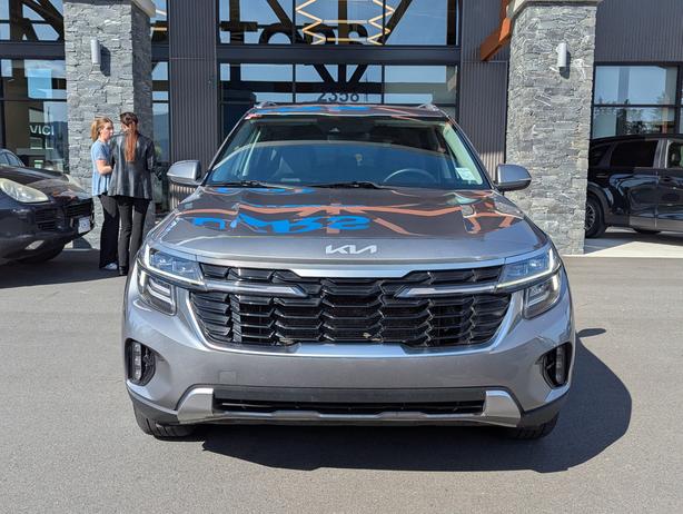 2024 Kia Seltos S - No Accidents, AWD, Heated Seats, Sunroof image 3