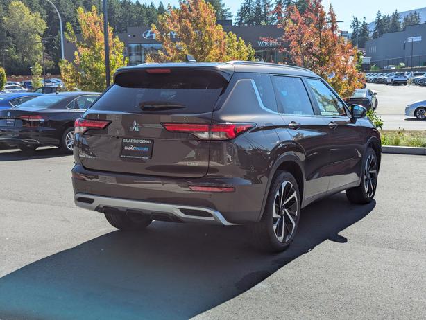 2023 Mitsubishi Outlander LE - No Accidents, Heated Seats, Sunroof, 4x4 image 6