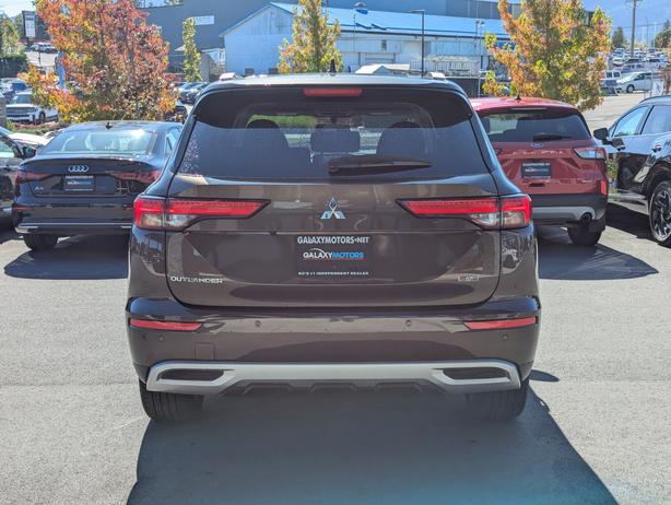2023 Mitsubishi Outlander LE - No Accidents, Heated Seats, Sunroof, 4x4 image 7