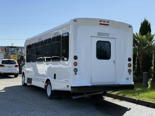 2021 Ford Econoline E450 23-Passenger Bus image 8