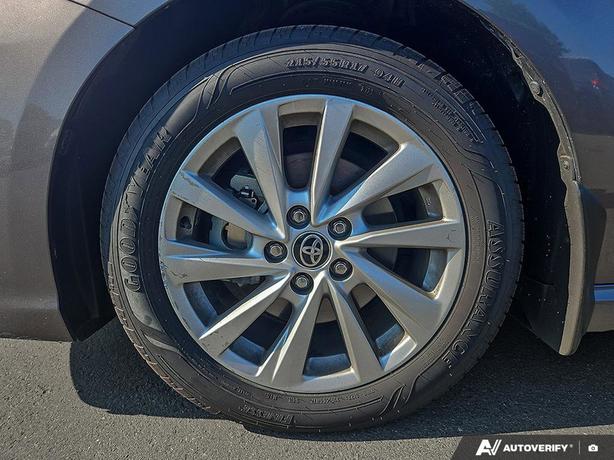 2023 Toyota Camry SE Auto | Low Km's! image 6