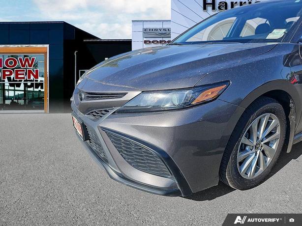 2023 Toyota Camry SE Auto | Low Km's! image 8