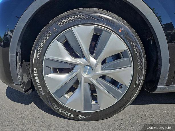 2021 Tesla Model Y Long Range AWD | No Reported Accidents! image 6