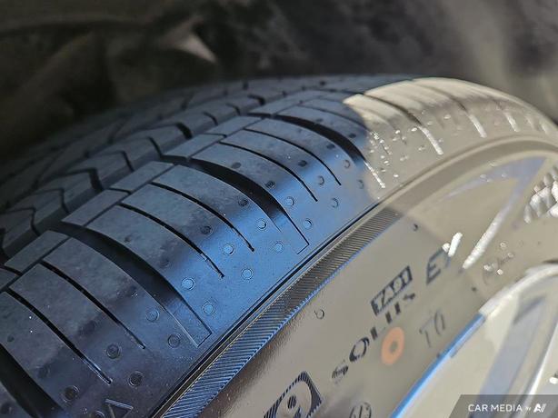 2021 Tesla Model Y Long Range AWD | No Reported Accidents! image 7