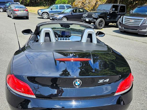 2009 BMW  Z4 Roadster sDrive30i image 4