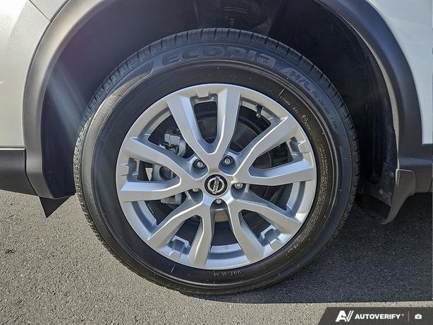 2023 Nissan Qashqai SV AWD | Heated Seats | Adaptive Cruise Control | One Owner! image 6