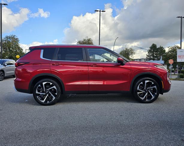 2022 Mitsubishi Outlander LE Premium - One Owner, Sunroof, Power Driver Seat image 4