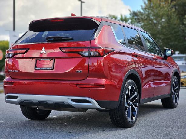 2022 Mitsubishi Outlander LE Premium - One Owner, Sunroof, Power Driver Seat image 5