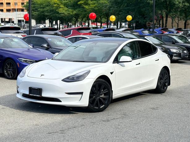2022 Tesla Model 3 Standard Range - Local BC, White Interior image 1