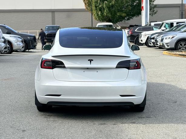 2022 Tesla Model 3 Standard Range - Local BC, White Interior image 6