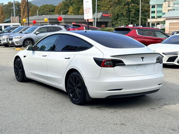 2022 Tesla Model 3 Standard Range - Local BC, White Interior image 7