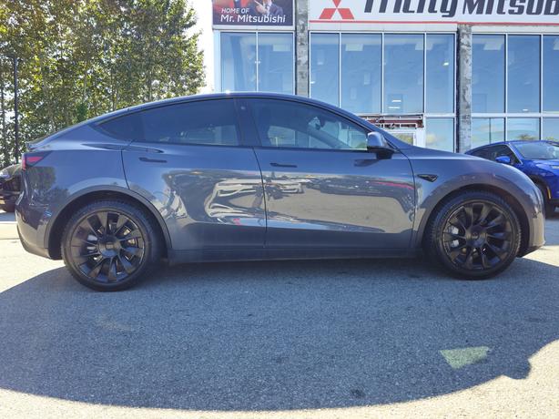 2021 Tesla Model Y Long Range - Dual Motor, Black Interior image 4