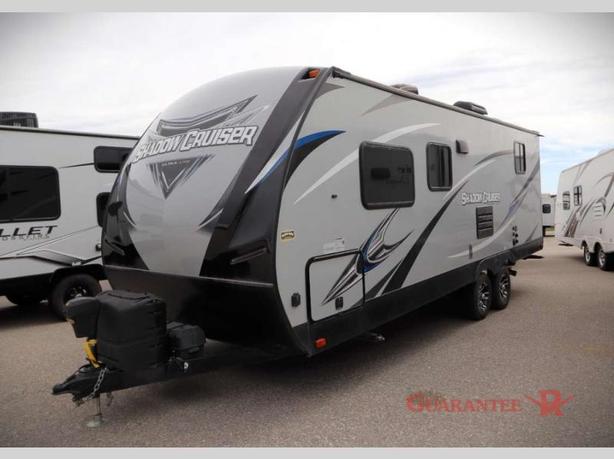 Used 2019 Cruiser Shadow Cruiser 220DBS image 3