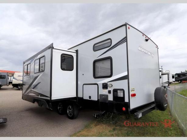 Used 2021 Forest River RV Cherokee Alpha Wolf 26DBH-L image 4