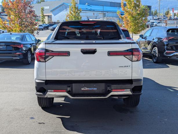 2022 Hyundai Santa Cruz Premium - No Accidents, Heated Seats, Sunroof, AWD image 7