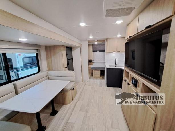 Used 2024 Winnebago Industries Towables Minnie 2301BHS image 7