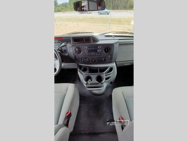 Used 2015 Thor Motor Coach Majestic 23A image 7