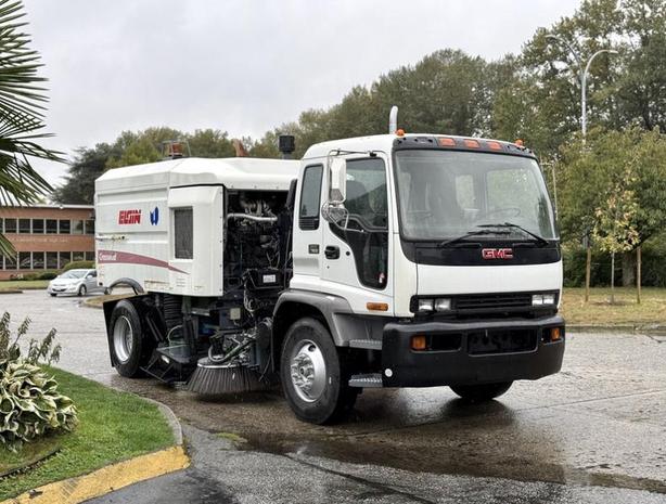 2008 GMC T7500 Elgin Crosswind Diesel Street Sweeper with Dual Brooms image 1