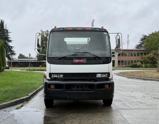 2008 GMC T7500 Elgin Crosswind Diesel Street Sweeper with Dual Brooms image 3