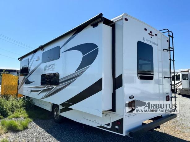 Used 2022 Entegra Coach Odyssey 31F image 6