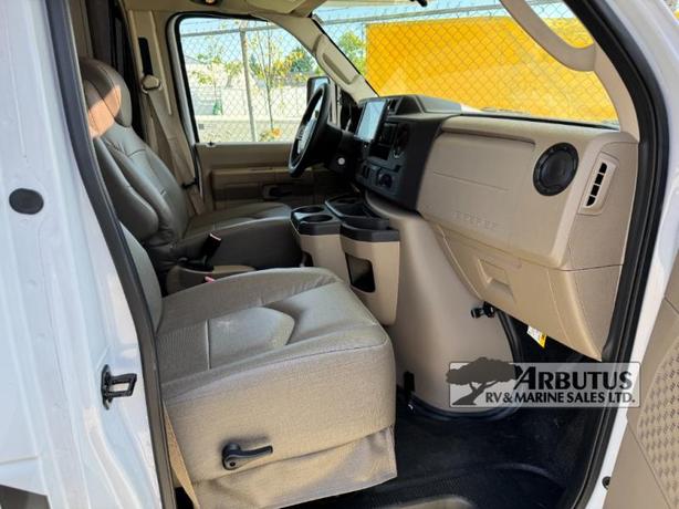 Used 2022 Entegra Coach Odyssey 31F image 7