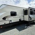 Used 2018 Keystone RV Cougar X-Lite 29BHS thumbnail image 3