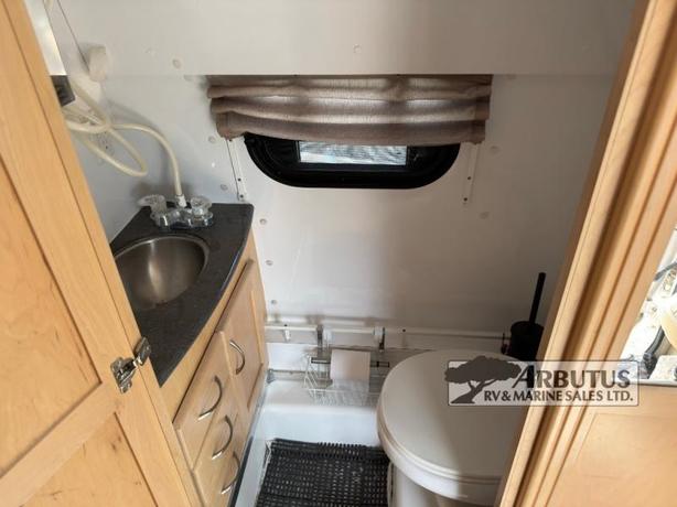 Used 2010 Pleasure-Way PLEASURE WAY EXCEL TS image 7