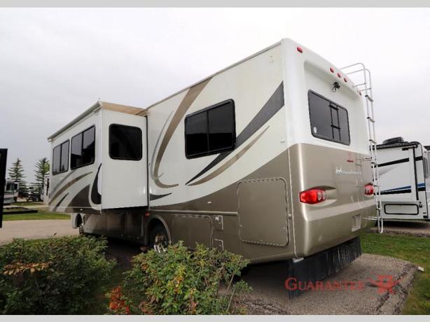 Used 2004 Four Winds RV Hurricane 30F image 4