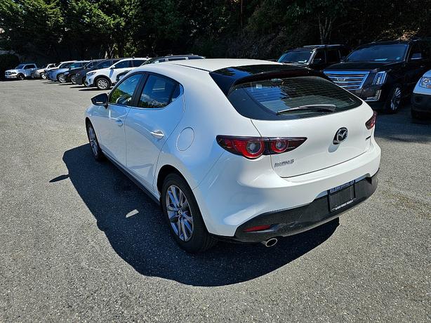 2022 Mazda  Mazda3 Sport GX image 3