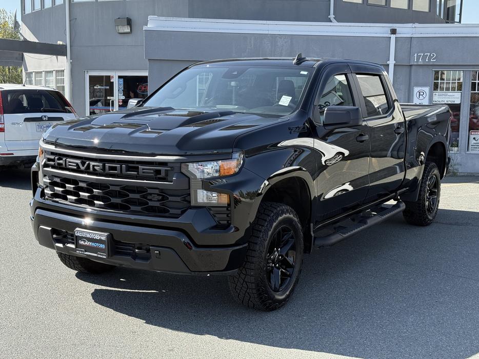 2024 Chevrolet Silverado 1500 Trail Boss 4WD - Distance Indicator & Power Seat display photo