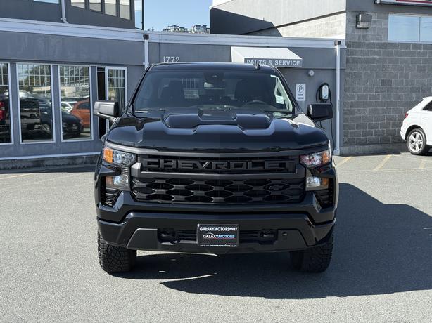 2024 Chevrolet Silverado 1500 Trail Boss 4WD - Distance Indicator & Power Seat image 3