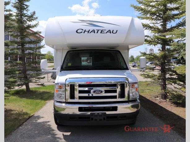 Used 2025 Thor Motor Coach Chateau 22E image 2
