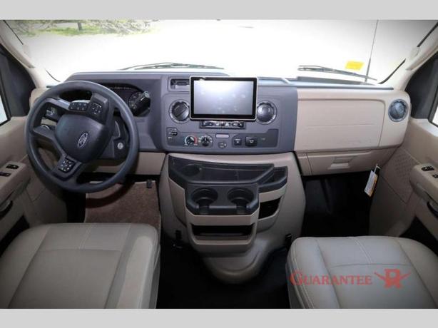 Used 2025 Thor Motor Coach Chateau 22E image 6