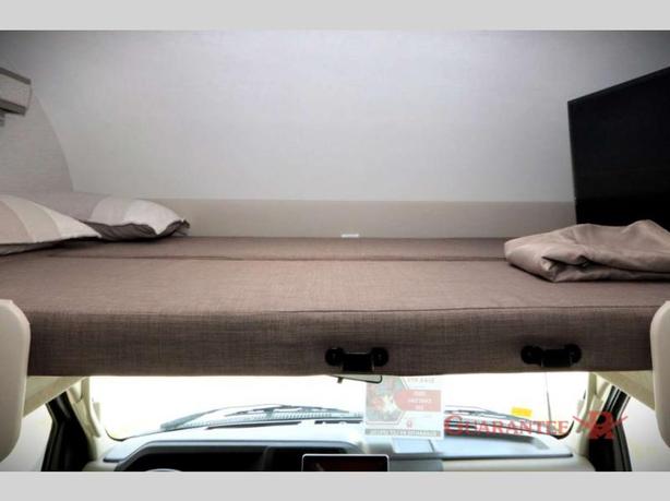 Used 2025 Thor Motor Coach Chateau 22E image 7