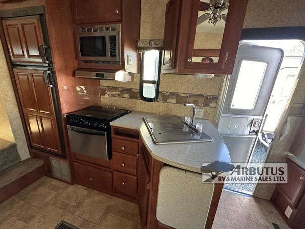 Used 2011 Outdoors RV Wind River 235RLS image 5