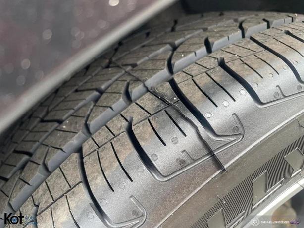 2018 HYUNDAI ELANTRA image 7