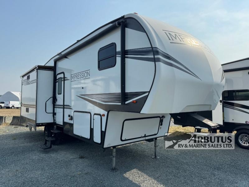 Used 2018 Forest River RV Impression 28RSS display photo