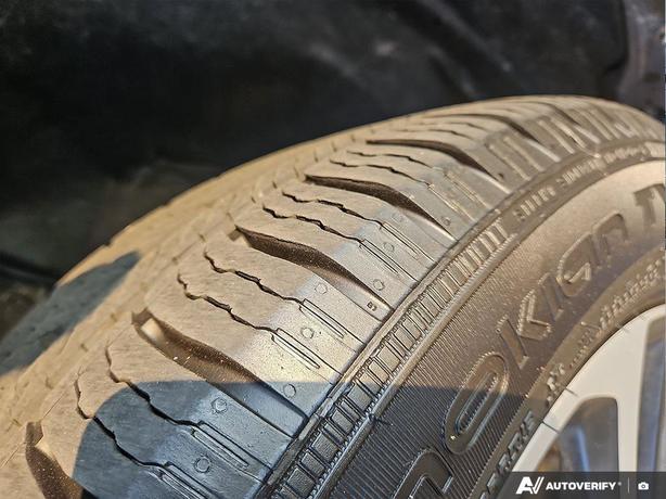 2019 Toyota RAV4 AWD Trail | One Owner | No Reported Accidents! image 7