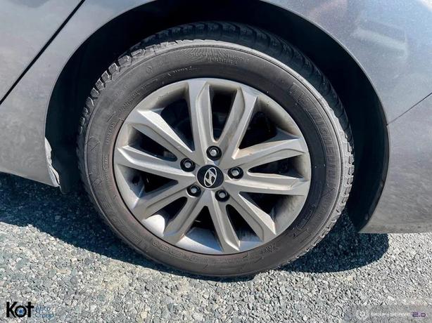 2016 HYUNDAI ELANTRA image 6