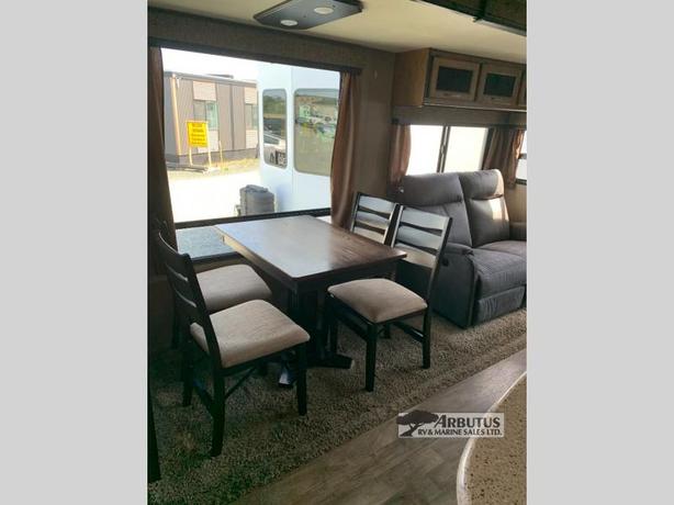 Used 2017 Grand Design Reflection 337RLS image 4