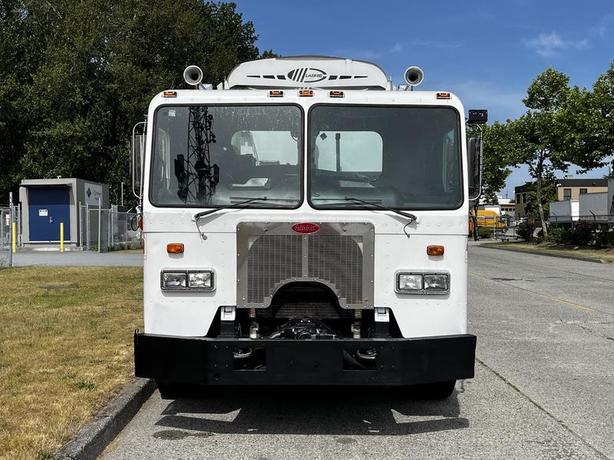 2010 Peterbilt 320 Expert 2000 Tandem Axle Garbage Truck Cummins Diesel with Air image 3